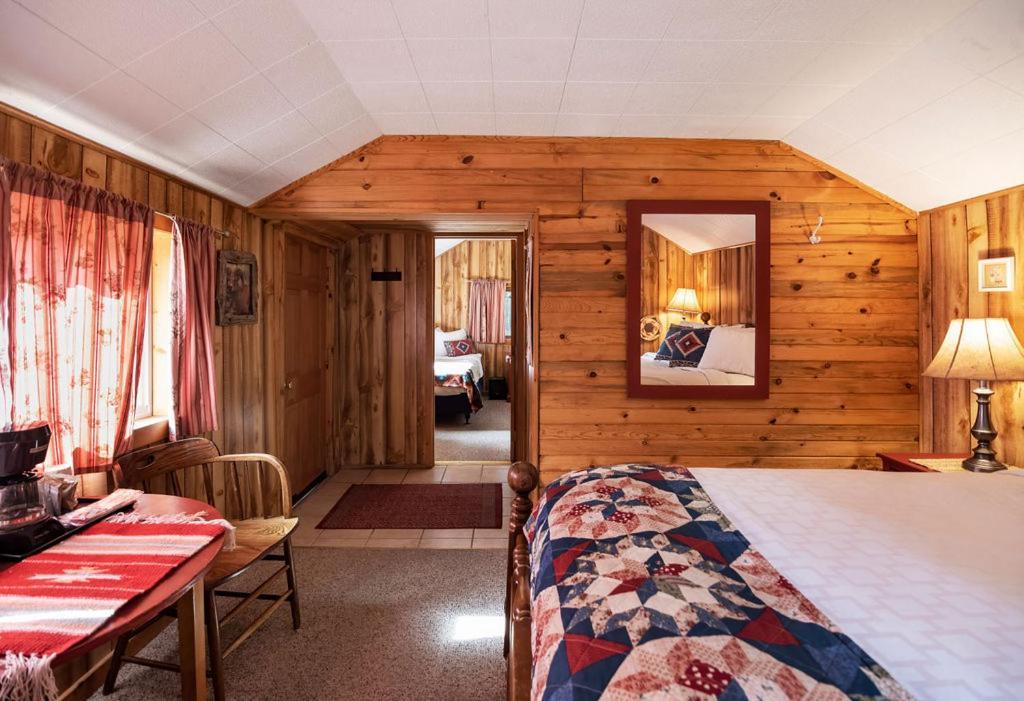 Lochsa Lodge Lolo Szoba fotó